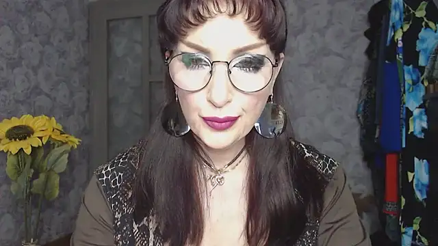 Snapshot of Aziza1 chatting on May 12, 2026, 1:30 pm Aziza1 online show from May 12, 2026, 1:30 pm