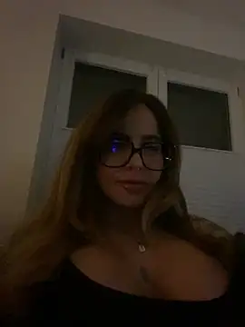 Snapshot of Etwas_neugierig chatting on January 6, 2025, 10:26 pm Etwas neugierig online show from January 6, 2025, 10:26 pm