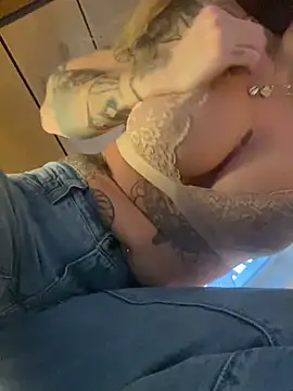 Snapshot of Etwas_neugierig chatting on February 7, 2025, 4:14 pm Etwas neugierig online show from February 7, 2025, 4:14 pm