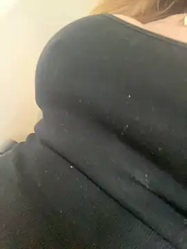 Snapshot of Etwas_neugierig chatting on February 12, 2025, 10:24 am Etwas neugierig online show from February 12, 2025, 10:24 am