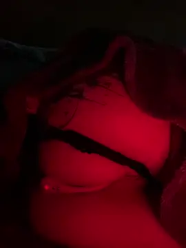 Snapshot of Etwas_neugierig chatting on February 24, 2025, 11:41 pm Etwas neugierig online show from February 24, 2025, 11:41 pm