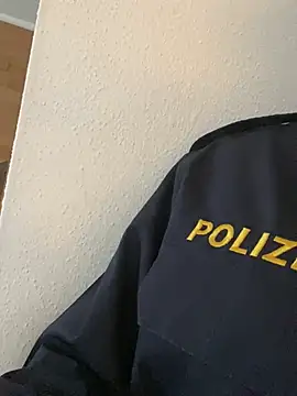 Snapshot of Etwas_neugierig chatting on February 27, 2025, 9:00 am Etwas neugierig online show from February 27, 2025, 9:00 am