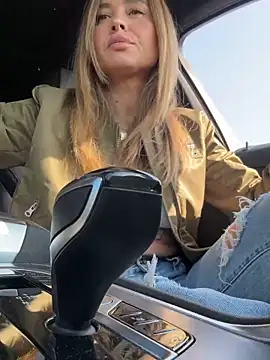 Snapshot of Etwas_neugierig chatting on March 7, 2025, 10:45 am Etwas neugierig online show from March 7, 2025, 10:45 am