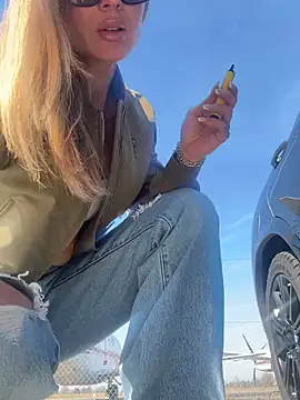 Snapshot of Etwas_neugierig chatting on March 9, 2025, 12:31 pm Etwas neugierig online show from March 9, 2025, 12:31 pm