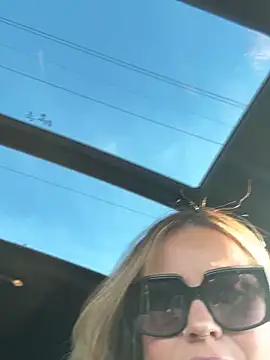 Snapshot of Etwas_neugierig chatting on March 11, 2025, 3:45 pm Etwas neugierig online show from March 11, 2025, 3:45 pm