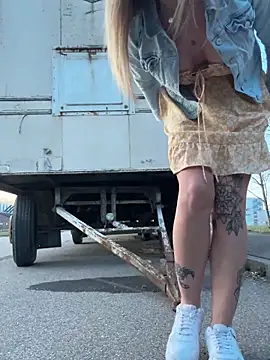 Snapshot of Etwas_neugierig chatting on March 20, 2025, 5:36 pm Etwas neugierig online show from March 20, 2025, 5:36 pm