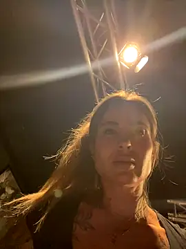 Snapshot of Etwas_neugierig chatting on September 24, 2025, 3:04 pm Etwas neugierig online show from September 24, 2025, 3:04 pm