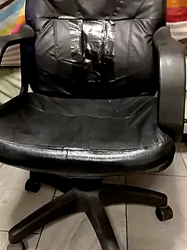 Snapshot of ivanperistil chatting on May 16, 2026, 12:18 am ivanperistil online show from May 16, 2026, 12:18 am