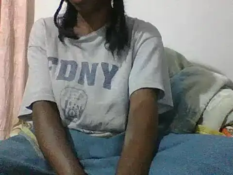 Hamie sexy online show from December 17, 2025, 4:02 pm