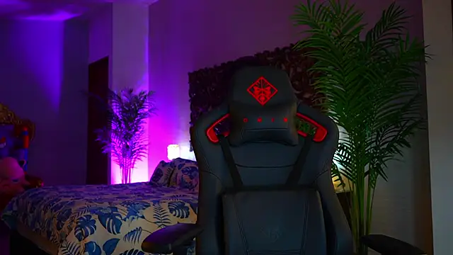 ambarEvans online show from December 11, 2024, 1:26 am