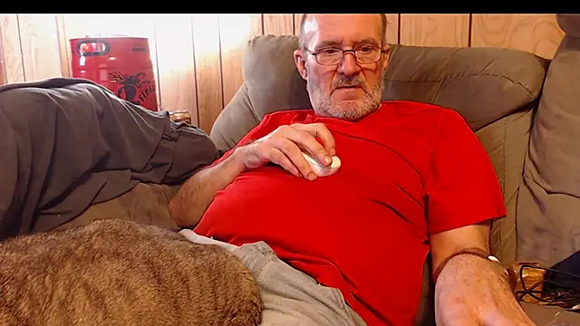 Snapshot of snickers1 chatting on February 17, 2026, 2:02 pm snickers1 online show from February 17, 2026, 2:02 pm