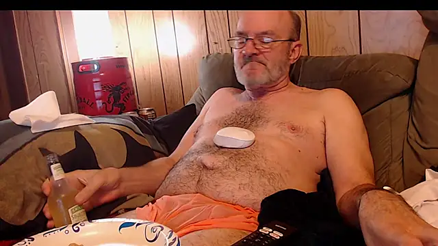 Snapshot of snickers1 chatting on February 22, 2026, 5:30 am snickers1 online show from February 22, 2026, 5:30 am