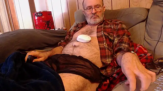 Snapshot of snickers1 chatting on February 26, 2026, 7:13 pm snickers1 online show from February 26, 2026, 7:13 pm