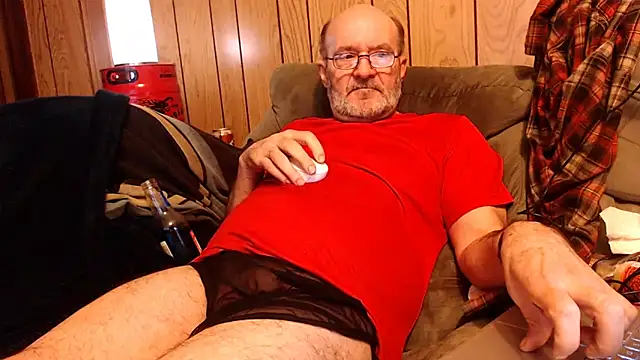 Snapshot of snickers1 chatting on March 4, 2026, 7:47 am snickers1 online show from March 4, 2026, 7:47 am