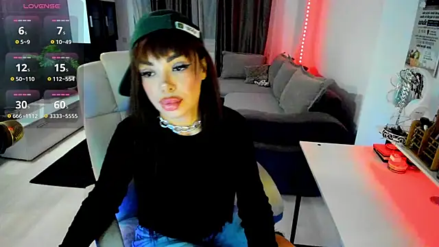 Snapshot of Miss_kay1111 chatting on November 14, 2025, 5:44 pm Miss kay1111 online show from November 14, 2025, 5:44 pm