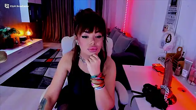 Snapshot of Miss_kay1111 chatting on January 7, 2026, 2:41 pm Miss kay1111 online show from January 7, 2026, 2:41 pm