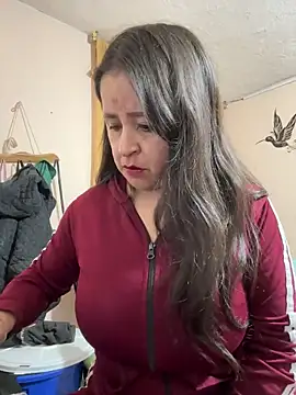 latinfemale online show from November 16, 2025, 1:11 am