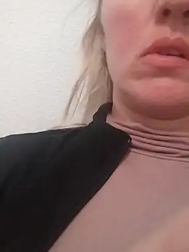 Mllesha74000 online show from April 12, 2026, 11:59 am