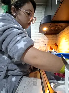 linda-schmidt online show from December 18, 2025, 12:49 am