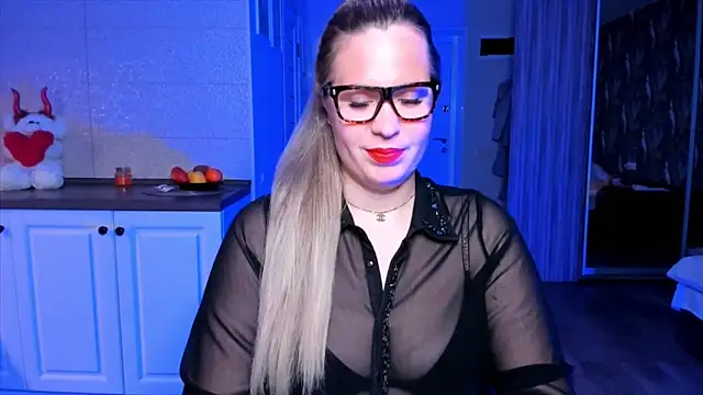 HotTiffani online show from November 28, 2025, 11:13 am