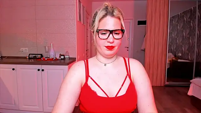 HotTiffani online show from January 15, 2026, 9:47 am