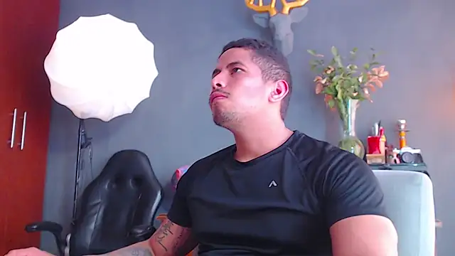 geirge teacherxx online show from November 17, 2025, 8:03 pm