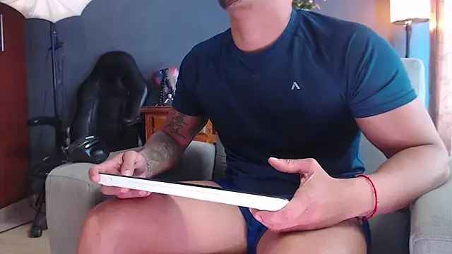 geirge teacherxx online show from December 1, 2025, 7:41 pm