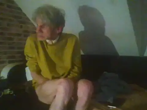 Snapshot of InMeinenMund chatting on December 14, 2024, 8:40 pm InMeinenMund online show from December 14, 2024, 8:40 pm