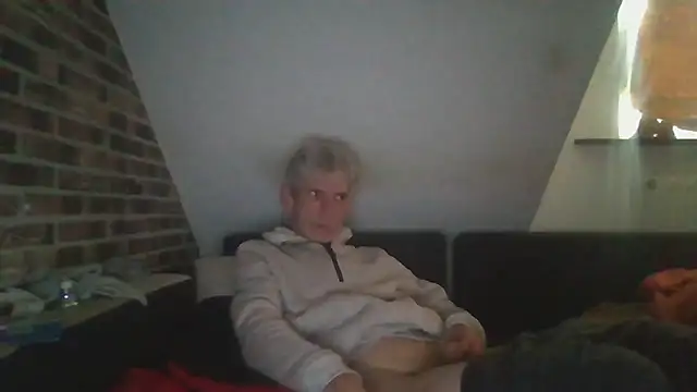 Snapshot of InMeinenMund chatting on October 6, 2025, 10:56 am InMeinenMund online show from October 6, 2025, 10:56 am