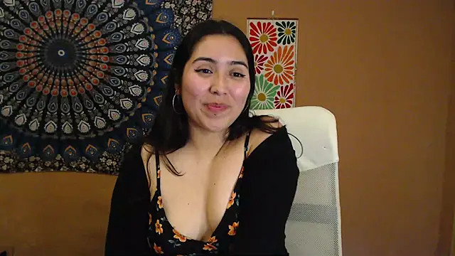 Snapshot of IntimateTales chatting on March 4, 2025, 5:45 pm IntimateTales online show from March 4, 2025, 5:45 pm