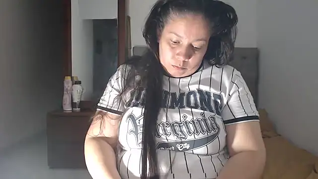 Snapshot of tiffany_horny_1 chatting on March 7, 2025, 5:18 am tiffany horny 1 online show from March 7, 2025, 5:18 am