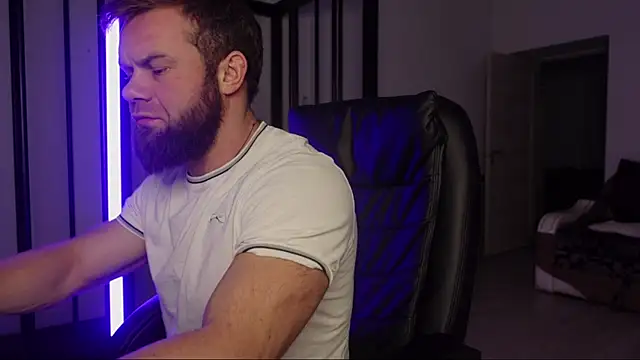 Snapshot of Tommy_Burnz chatting on January 11, 2025, 3:34 am Tommy Burnz online show from January 11, 2025, 3:34 am