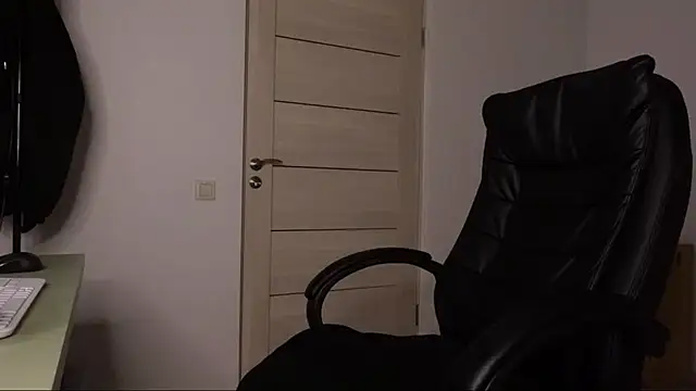 Snapshot of Tommy_Burnz chatting on January 15, 2025, 4:15 am Tommy Burnz online show from January 15, 2025, 4:15 am