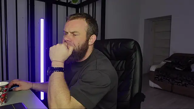 Snapshot of Tommy_Burnz chatting on February 15, 2025, 2:47 am Tommy Burnz online show from February 15, 2025, 2:47 am