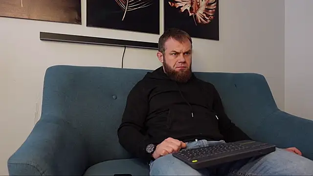 Snapshot of Tommy_Burnz chatting on February 22, 2025, 9:12 am Tommy Burnz online show from February 22, 2025, 9:12 am