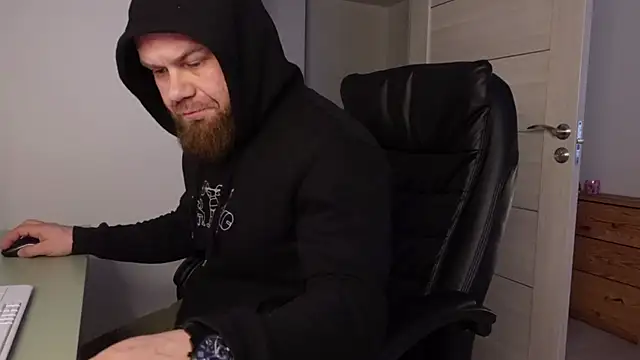 Snapshot of Tommy_Burnz chatting on March 12, 2025, 5:35 am Tommy Burnz online show from March 12, 2025, 5:35 am