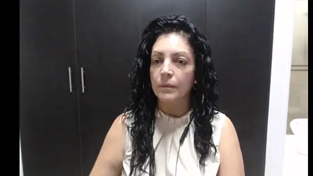 mijal queen online show from September 17, 2025, 3:08 am