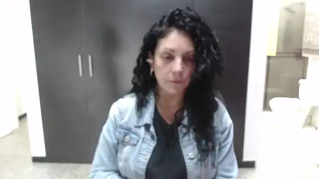 mijal queen online show from November 21, 2025, 2:54 am