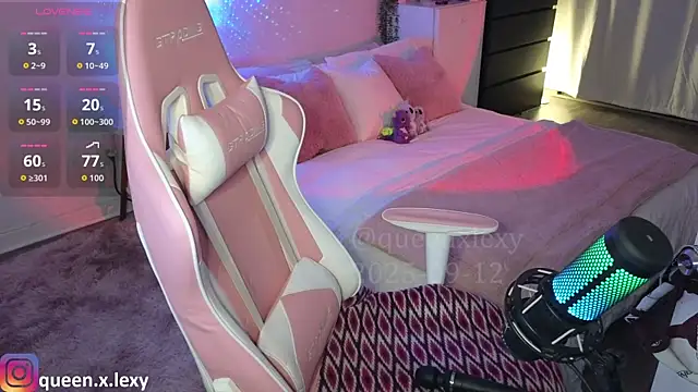 Snapshot of queenxlexy chatting on September 13, 2025, 5:35 pm queenxlexy online show from September 13, 2025, 5:35 pm