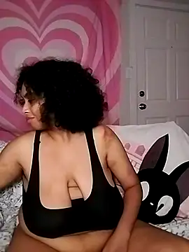 TasteeKitty online show from October 26, 2025, 7:58 am