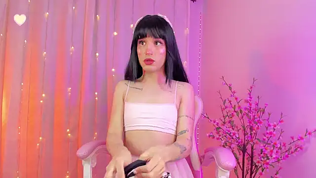 Snapshot of rosseblondee chatting on November 14, 2025, 9:24 pm rosseblondee online show from November 14, 2025, 9:24 pm