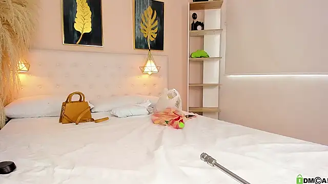 valerie lya online show from September 23, 2025, 8:23 pm