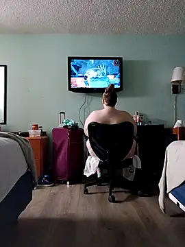 Snapshot of Oowwwii chatting on December 1, 2025, 5:45 am Oowwwii online show from December 1, 2025, 5:45 am