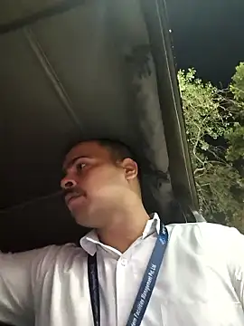 Vickyrajput009 online show from April 2, 2026, 6:49 pm