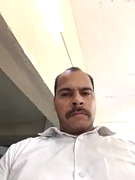 Vickyrajput009 online show from April 3, 2026, 8:40 pm