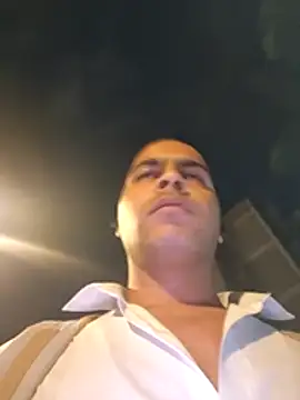 Vickyrajput009 online show from April 15, 2026, 3:52 pm