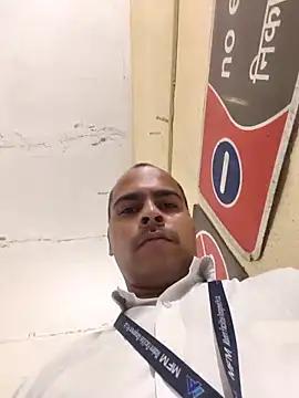 Vickyrajput009 online show from April 22, 2026, 4:08 pm