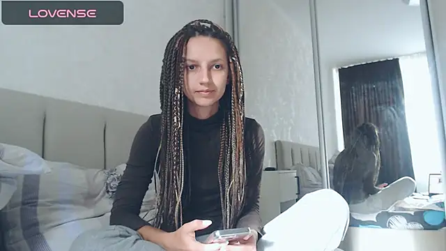 Snapshot of Alisa-w chatting on September 18, 2025, 1:13 pm Alisa-w online show from September 18, 2025, 1:13 pm