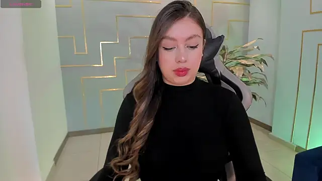EllaClark online show from February 18, 2025, 6:04 pm