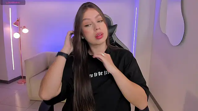 EllaClark online show from September 18, 2025, 6:54 pm